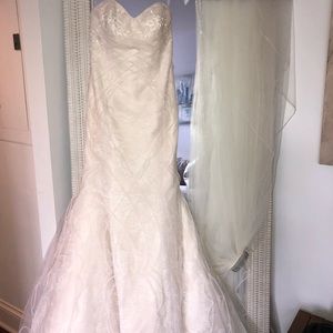 BRAND NEW Wedding Gown